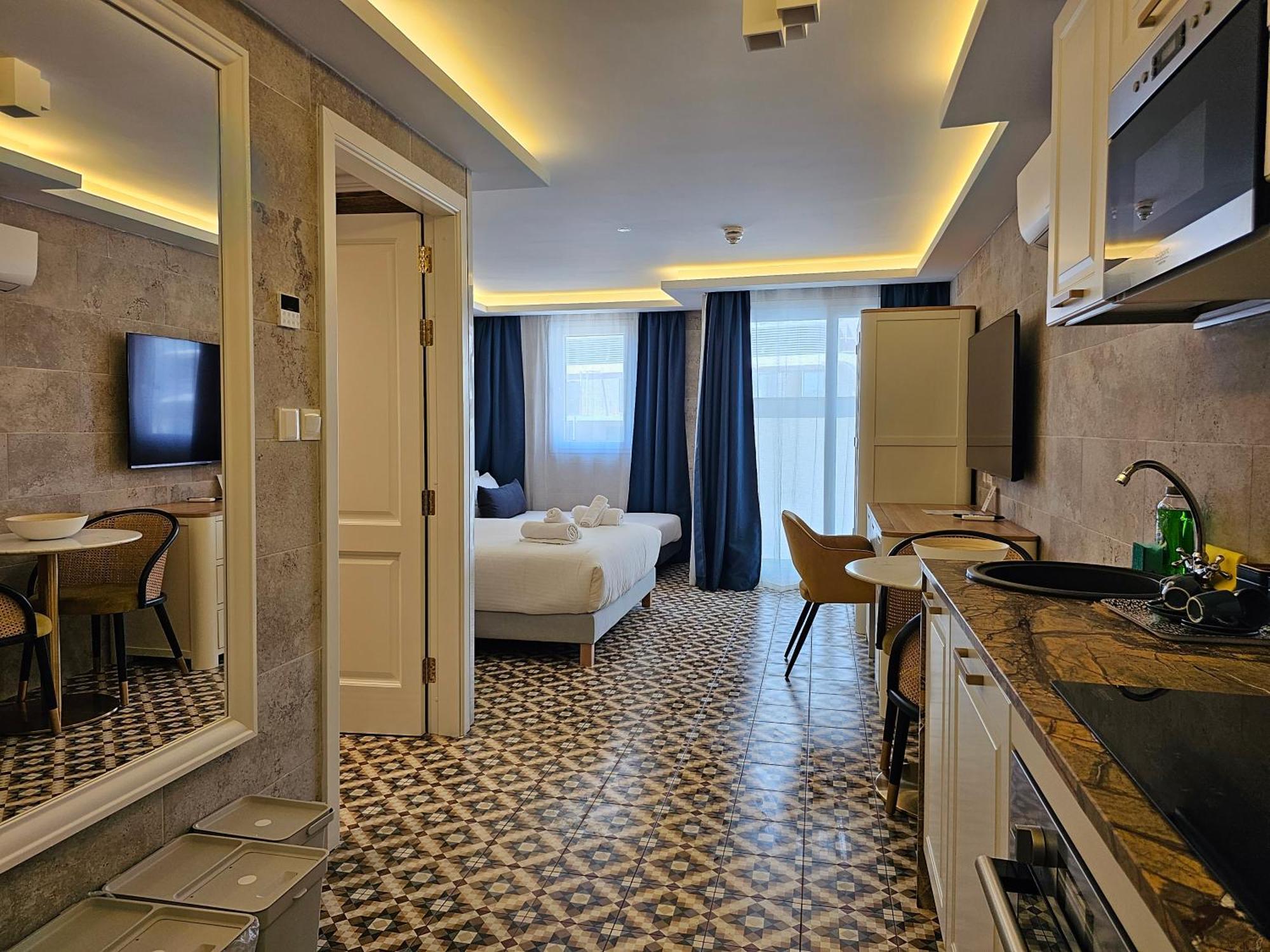 Balcony Hotel سانت جوليان المظهر الخارجي الصورة